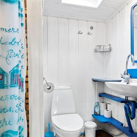 5548-gudhjem-melsted-langgade-3 بيت للعطل *
